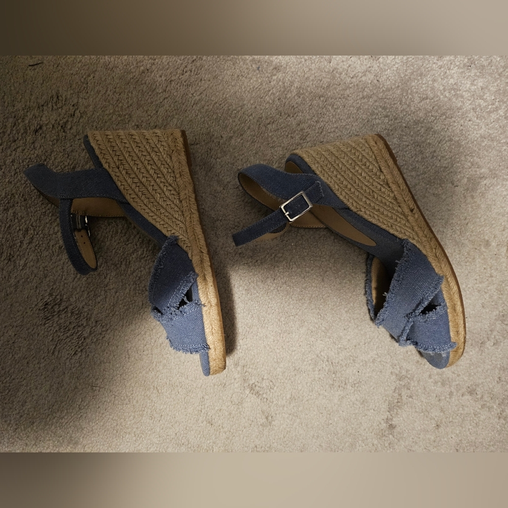 Women's Blue Strappy Sandals - Picture 4 of 4